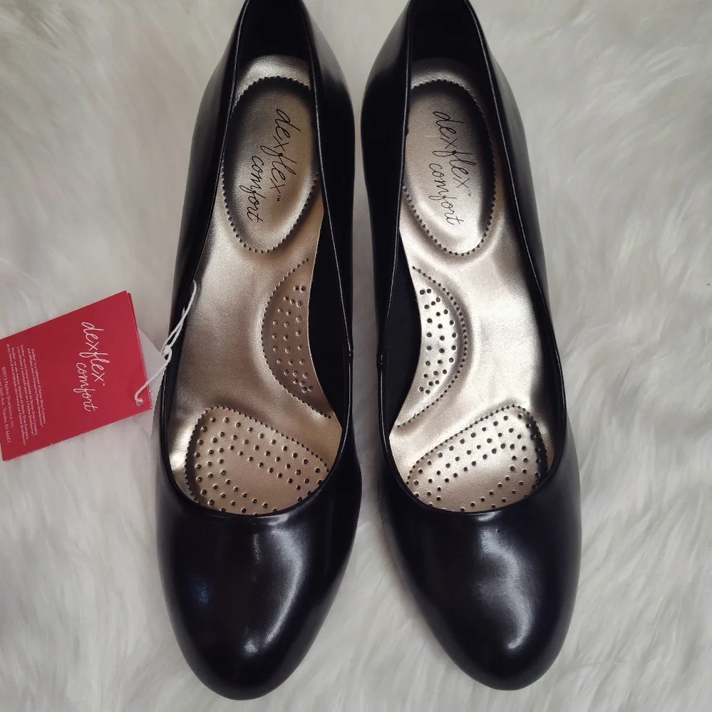 Classic Black Heels ๐ Pumps 9.5 Wide - Picture 2 of 10